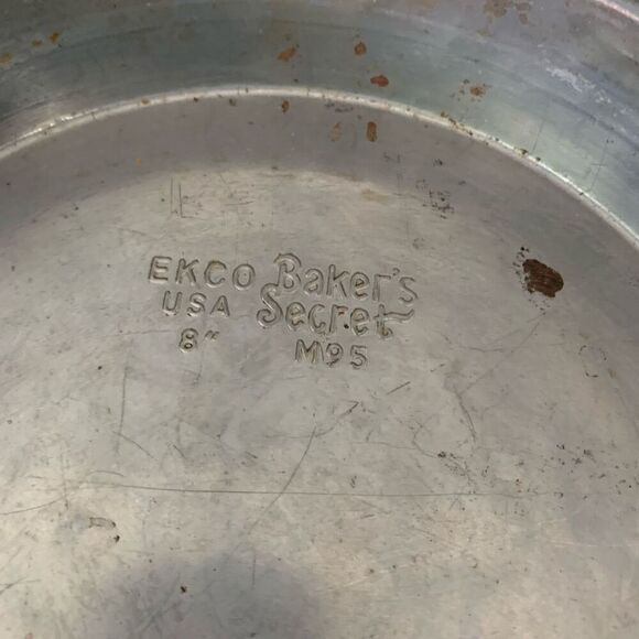 2 Ekco USA Baker’s Secret M95 8” Pans - Picture 3 of 8